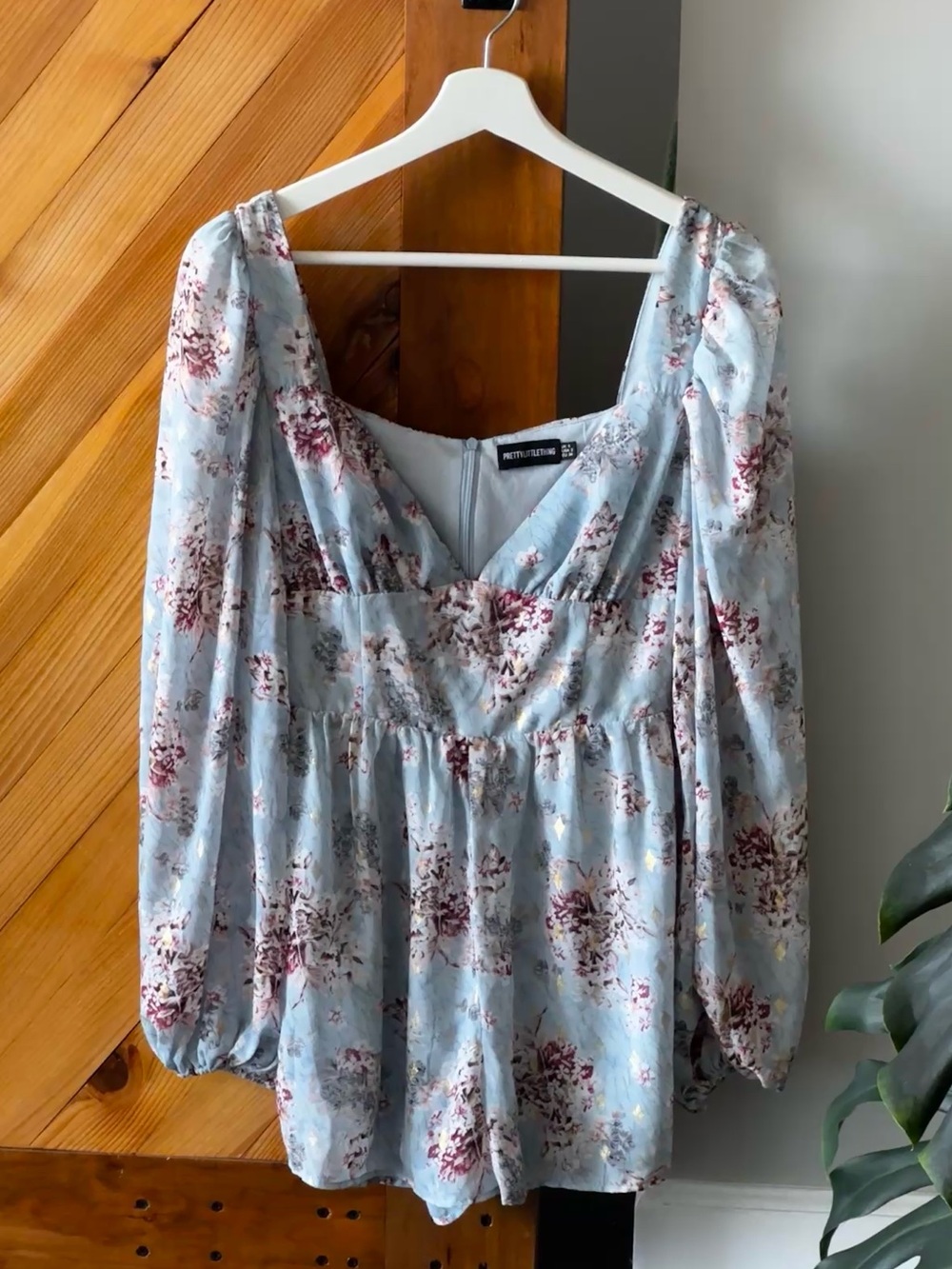 PrettyLittleThing Blue Floral Romper Women’s US 2